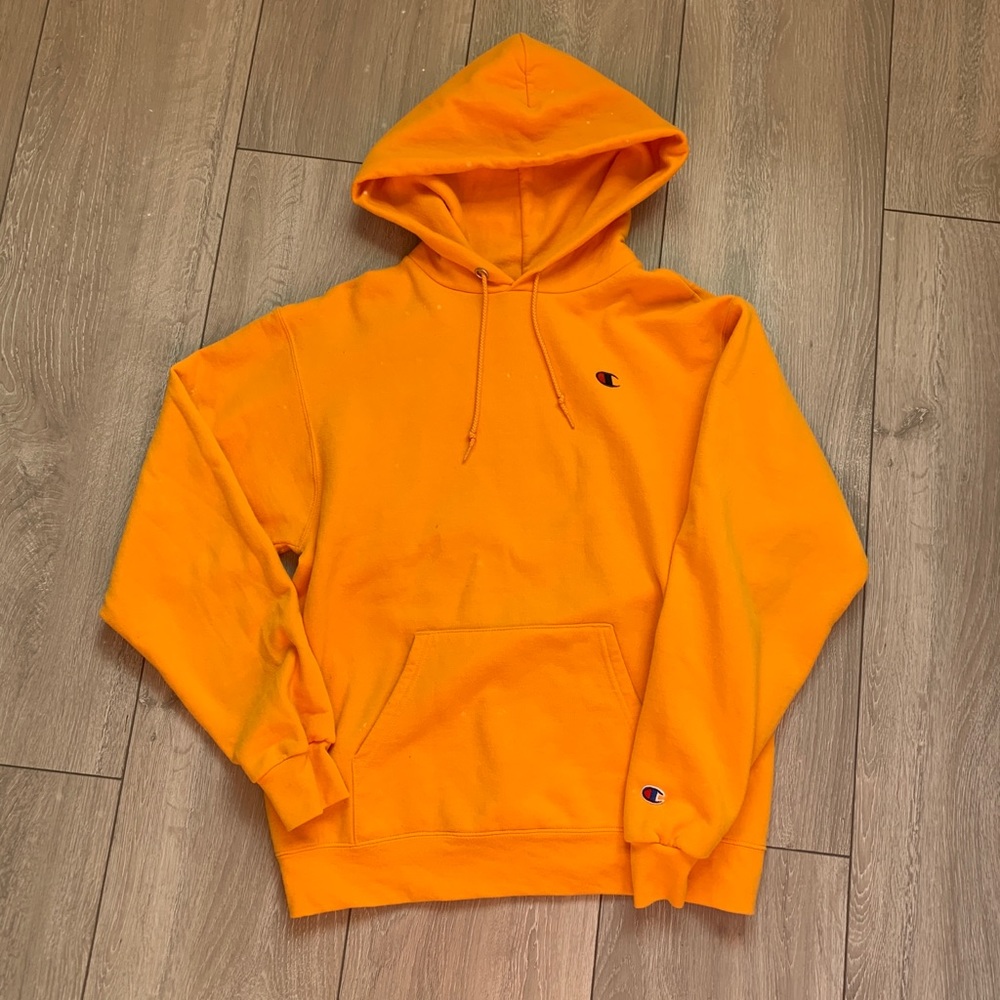 URBAND OUTFITTERS X CHAMPION